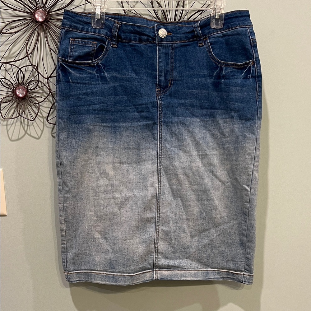 Elegant Blue Ombre Denim Pencil Skirt